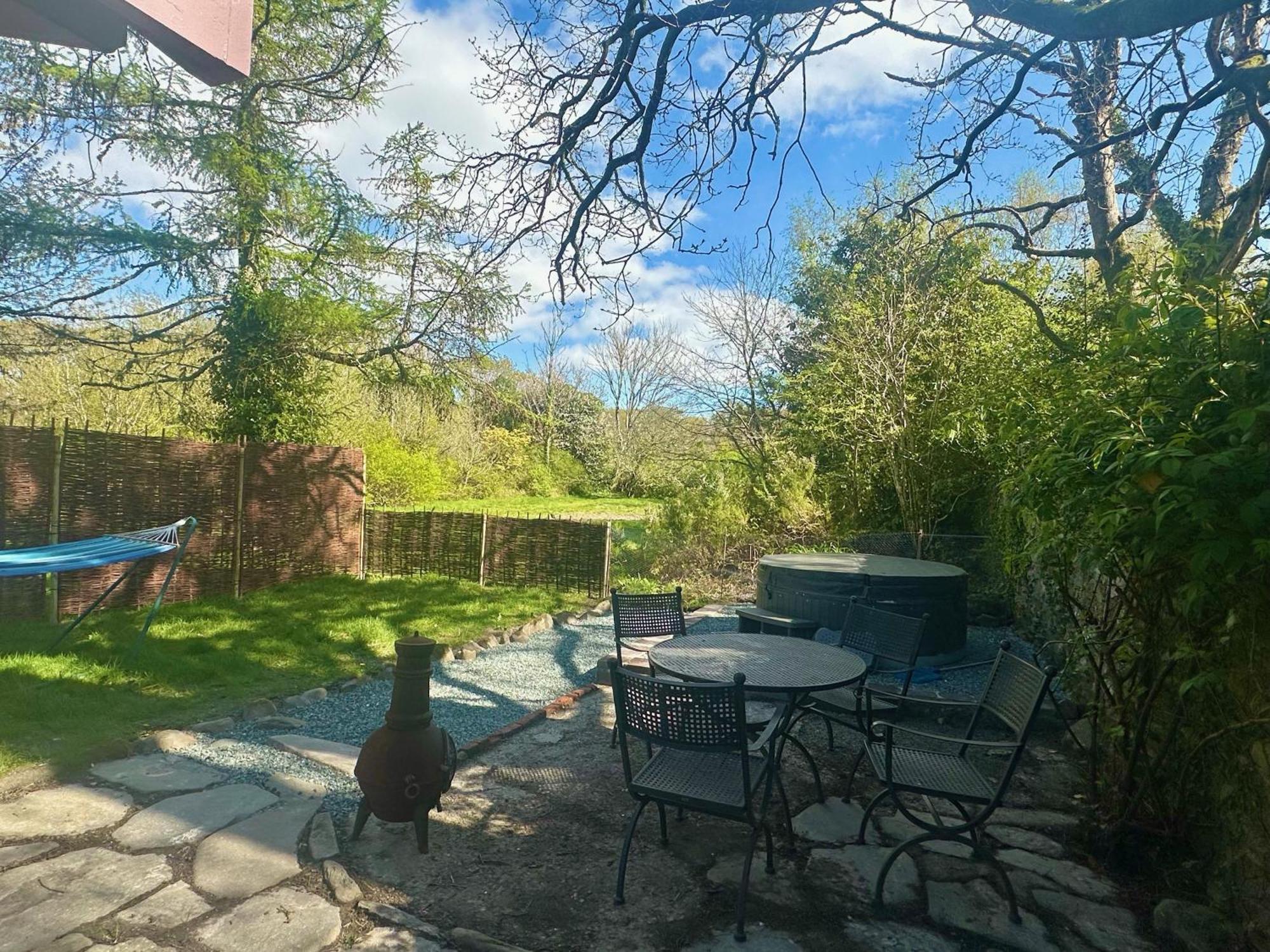 Tiny Romantic Retreat With Hot Tub On A Country Estate Near Cardigan Bay In Eryri Snowdonia Llanbedr  Dış mekan fotoğraf